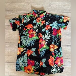Boys size 12 Hawaiian button up Shirt